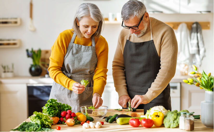 couple preparing foood